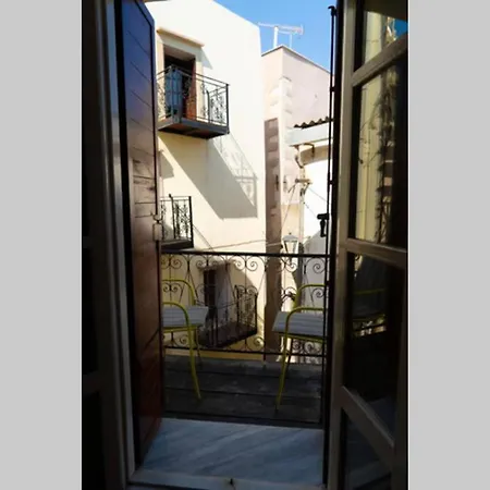 דירה Kallisti Stone House