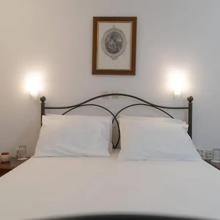 Kallisti Stone House *