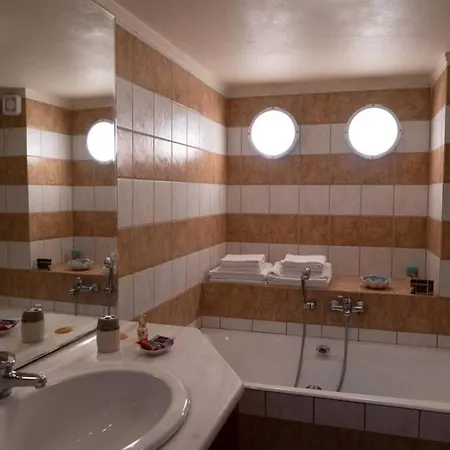 Kallisti Stone House